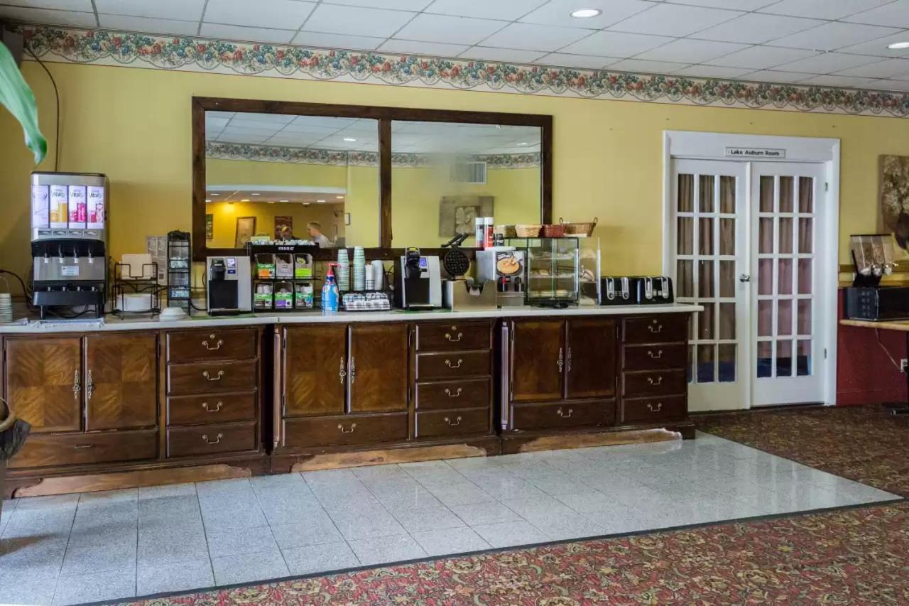 Econo Lodge Обърн Екстериор снимка
