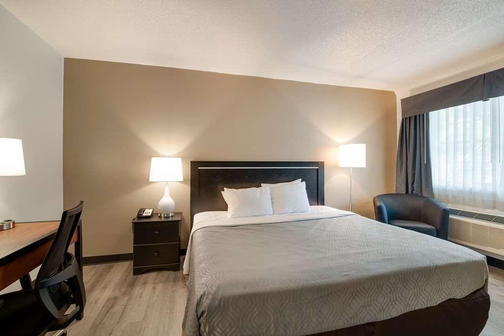 Econo Lodge Обърн Стая снимка